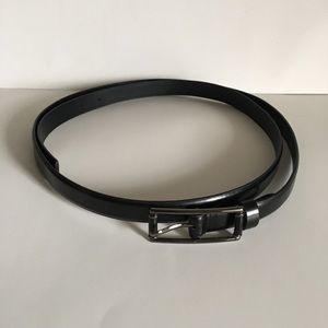 NWOT PLUS SIZE BLACK THIN BELT